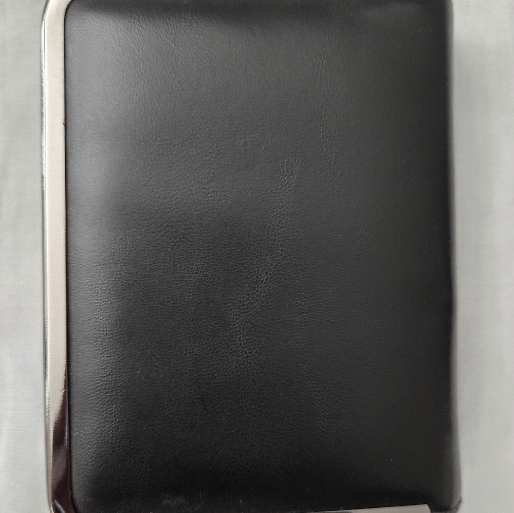 CALVIN KLEIN MANICURE CASE - Picture 2 of 8